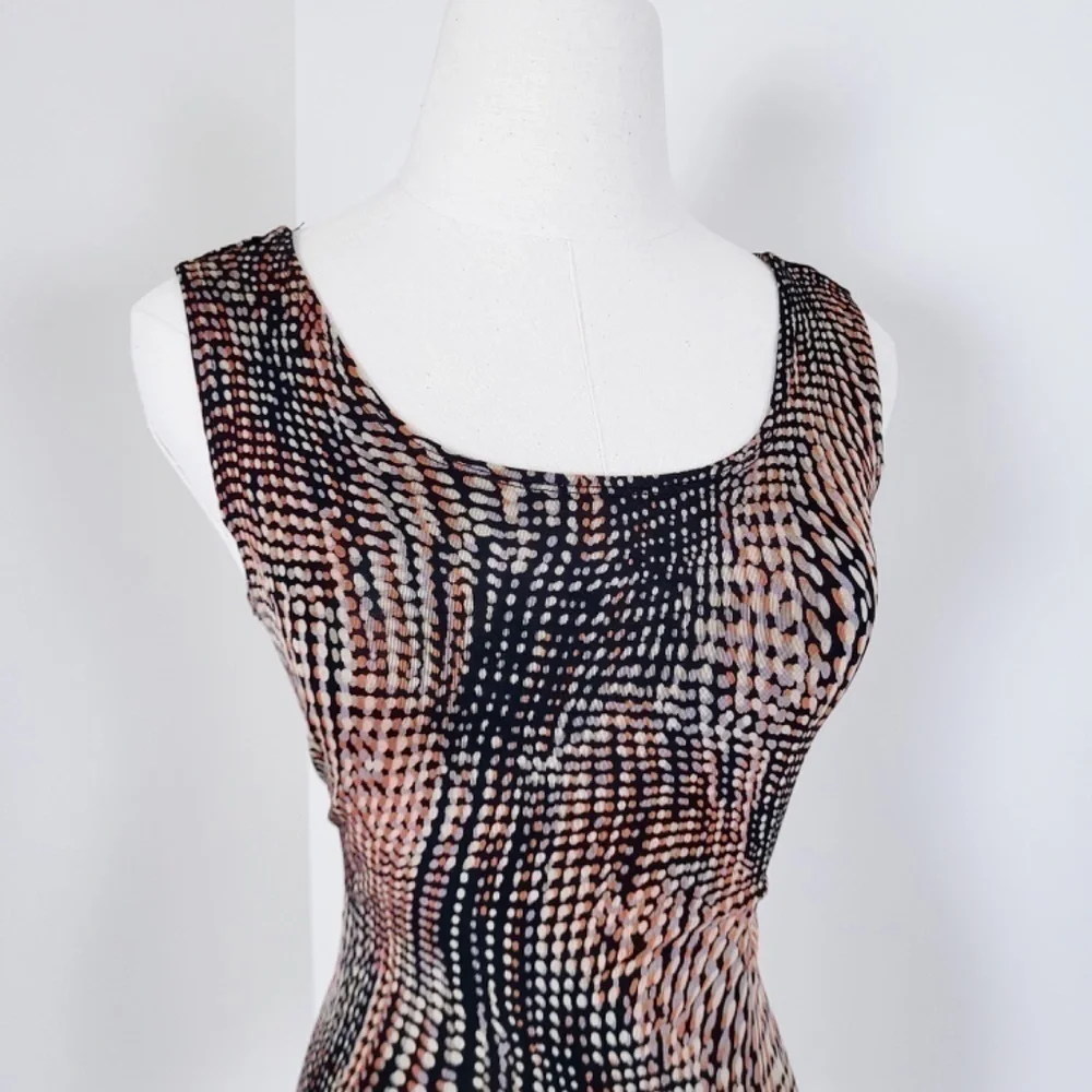 FREE W PURCHASE Abstract sleeveless bodycon top cyber print - Picture 9 of 10